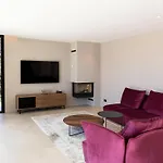 Costa Brava: De Lujo Con Piscina Privada Y Eficiencia Energetica - Es-209-99 Vakantiehuis *